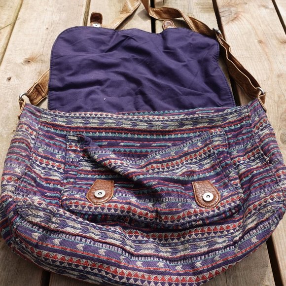 Aeropostale Crossbody Boho Patterned Satchel Bag - Picture 4 of 6